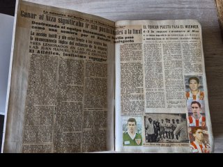 Prensa y Cromos del  Sevilla C F 59 - 60 y 61 - 62