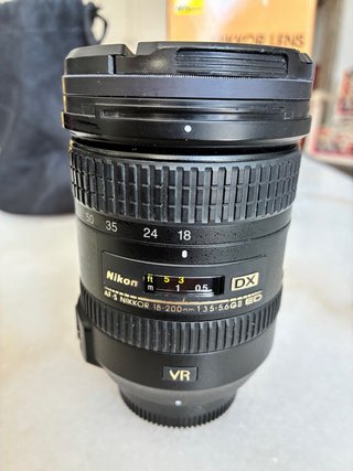 Objetivo Nikon AF-S DX 18-200mm VR