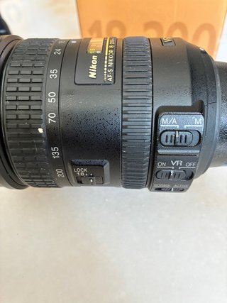 Objetivo Nikon AF-S DX 18-200mm VR