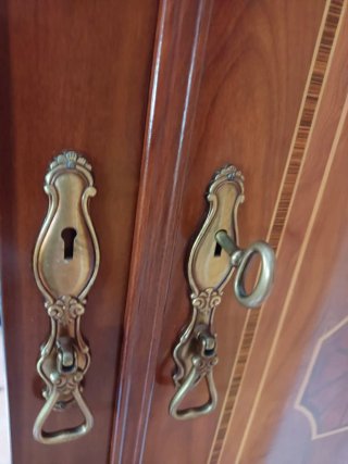Mueble madera y espejos con cajonera y estanterías