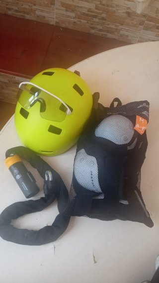 Kit Seguridad Patinete: Casco, Rodilleras, Candado