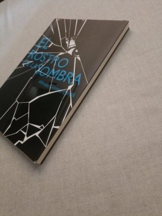 El rostro de la sombra