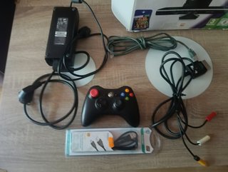 Xbox 360 Slim + 2 Giochi