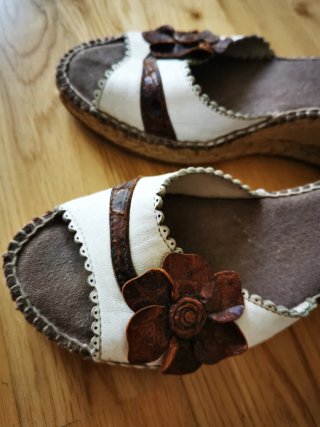 Sandalias cuña flor José Toledo