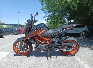 KTM Duke 125 2022 Negra