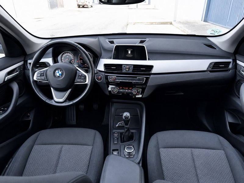 BMW X1 sDrive 18d (F48) 2018, foto 8