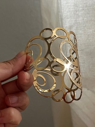 Pulsera dorada calada estilo vintage