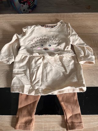 Conjunto bebé 1 mes: vestido y leggings