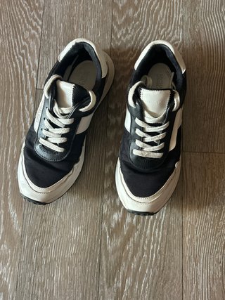 Zapatillas Michael Kors Negras y Blancas