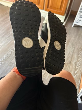 Zapatillas Michael Kors Negras y Blancas