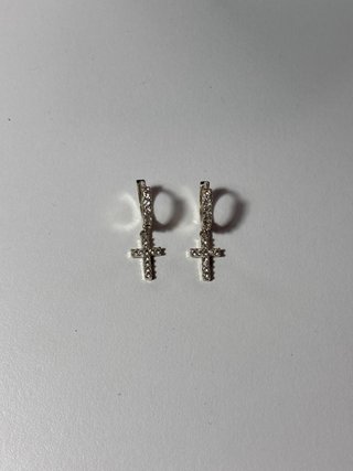 Pendientes con cruz y diamantes plata