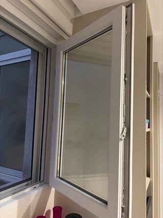 Ventana con mosquitera Medidas 1,16alto 1,20 ancho