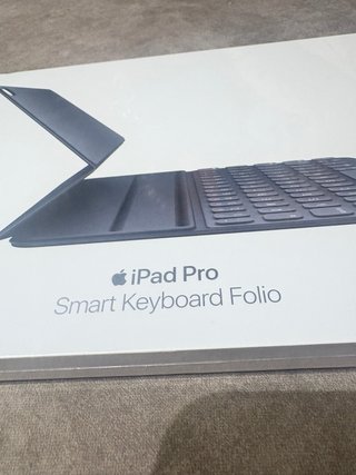 Apple iPad Pro Smart Keyboard Folio 11