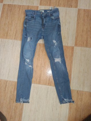 Pantalón vaquero Pull&Bear desgastado
