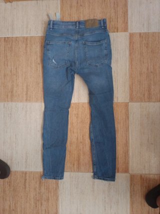 Pantalón vaquero Pull&Bear desgastado