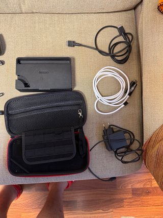 Nintendo Switch OLED + Accessori + Custodia