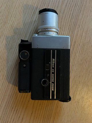 Cámara Super 8 Nikon Plata y Negra