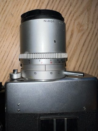 Cámara Super 8 Nikon Plata y Negra