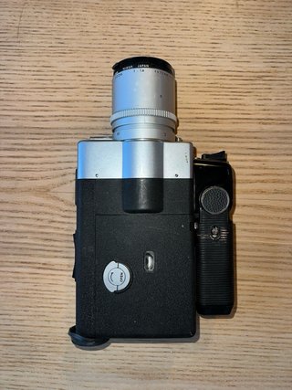 Cámara Super 8 Nikon Plata y Negra