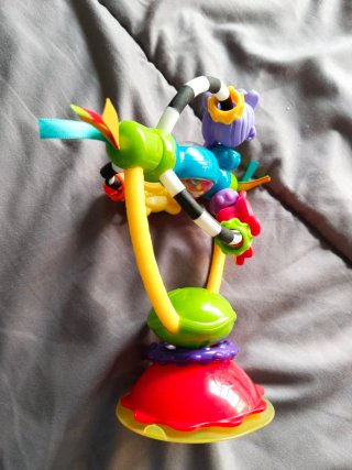 Juguete para bebé con ventosa