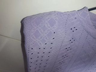 Camiseta morada con bordado