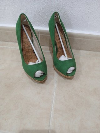 Zapatos de tacón verde peep toe
