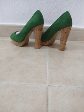 Zapatos de tacón verde peep toe