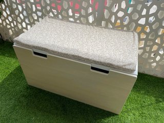 Baúl de IKEA de madera blanca- almacenaje