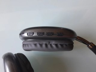 Auriculares Inalámbricos Grises y Plateados