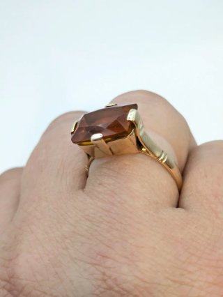 Anillo Oro 18k con Topacio