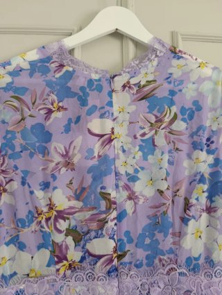Vestido lila estampado flores
