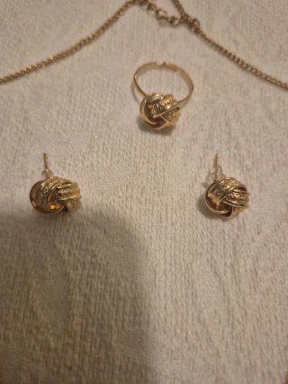 Conjunto de bisutería nudo dorado
