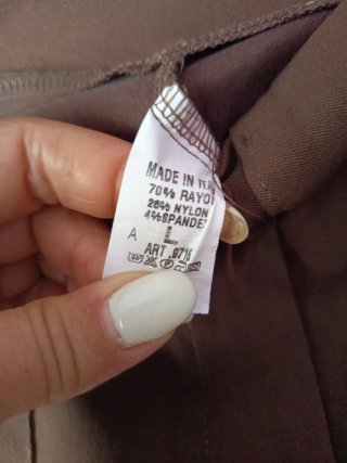 Pantalón pitillo marrón