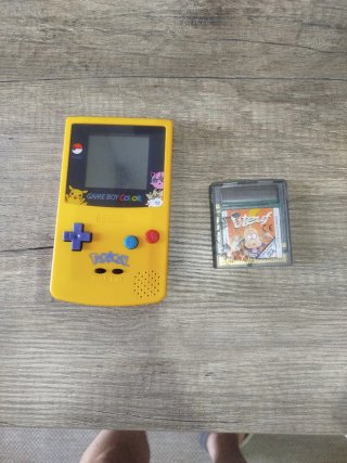 Nintendo Game Boy Color Amarilla Pokémon