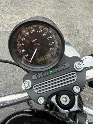 Harley Davidson Negra Cruiser