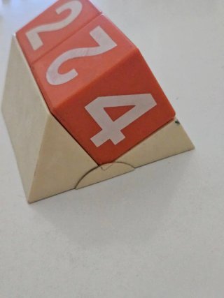 Calendario perpetuo cubi arancioni anni 70