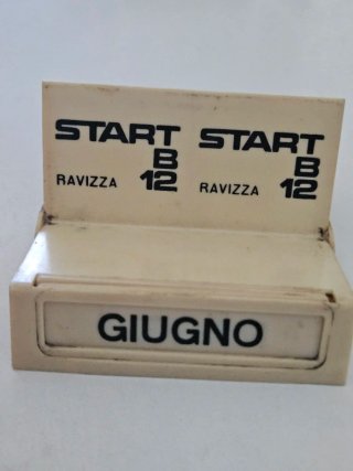 Calendario perpetuo cubi arancioni anni 70