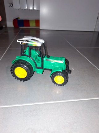 Tractor de juguete verde AG Crop