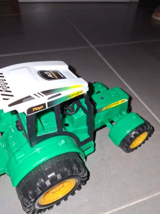 Tractor de juguete verde AG Crop