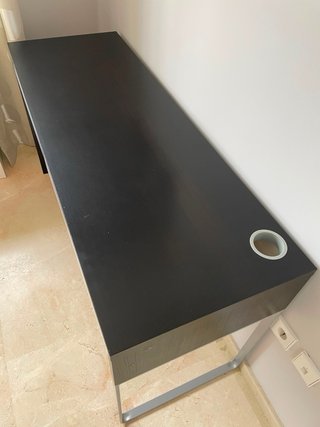 Escritorio IKEA Negro y Blanco