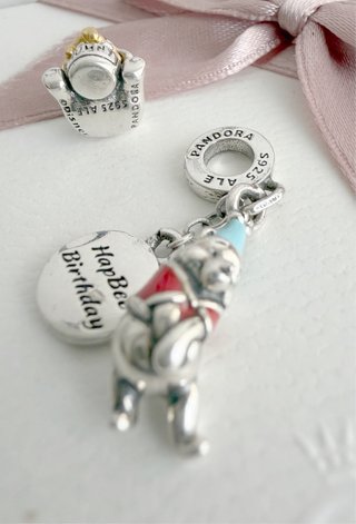 Pandora Winnie the Pooh Charm Cumpleaños