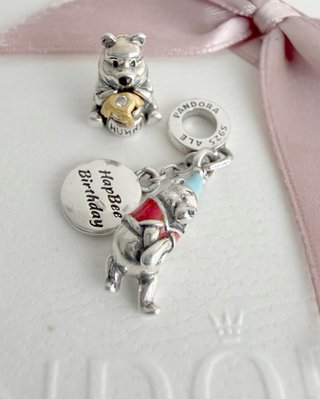 Pandora Winnie the Pooh Charm Cumpleaños