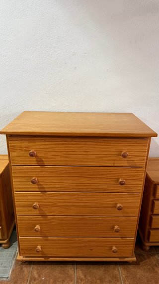Dormitorio: Somier, cabecero, mesitas y cómoda