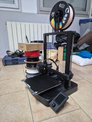 Impresora 3D Creality Ender-3 V3 SE + 7 bobinas