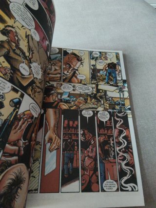2 comics LOS INDOMABLES Y SACHS VIOLENCE