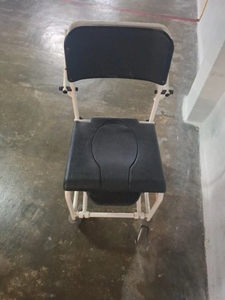 Silla de ruedas para ducha