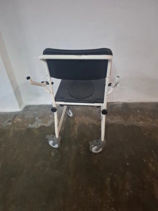 Silla de ruedas para ducha