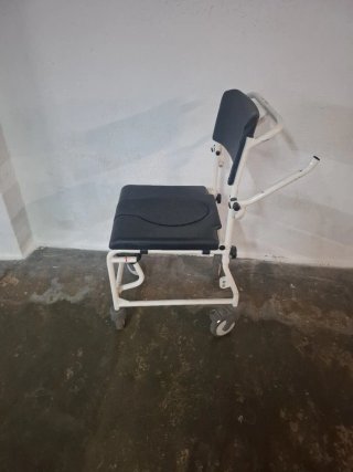 Silla de ruedas para ducha