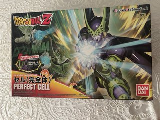 Bandai Perfect Cell + figura regalo