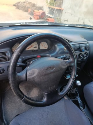 Ford Escort 2000